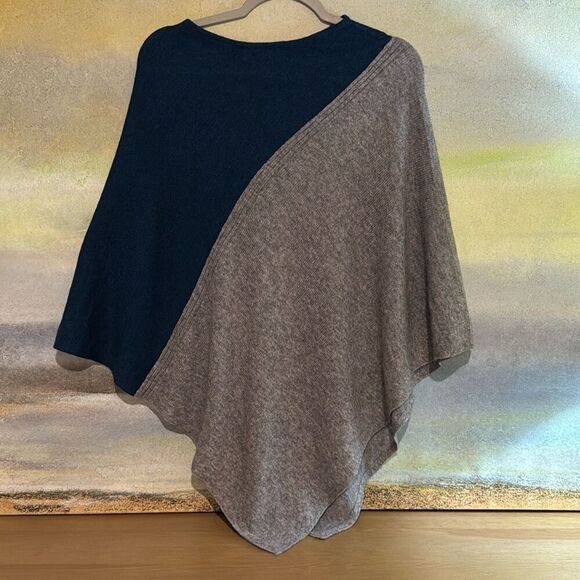 Celeste Women's Wool Cashmere Blend Colorblock Shawl Poncho Gray Navy One Size - Picture 5 of 6